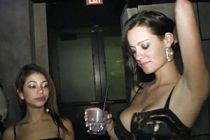 国产一级片美女与禽兽交配